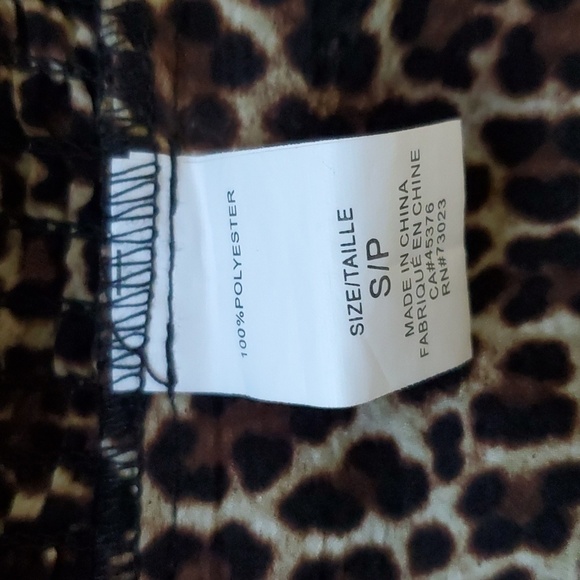 Suzy Shier Cheeter Print Cropped Cami Top with Ruched Back and ruffled hem - Picture 10 of 13